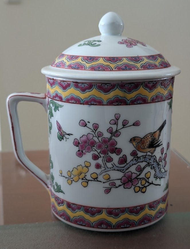 Beker met deksel - mok - porselein - bloemen/vogels, Aziatisch, Zo goed als nieuw, Porselein, Mok
