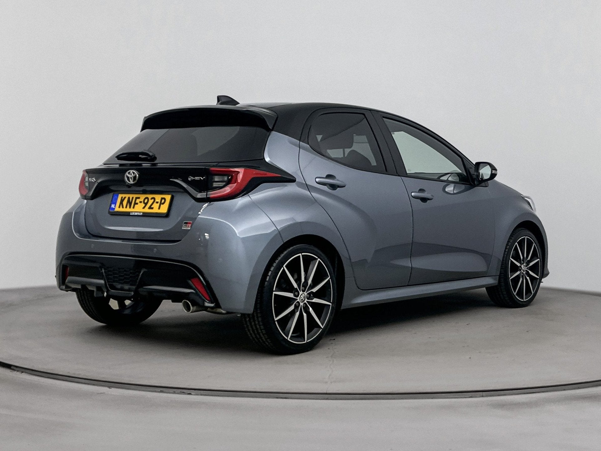 Toyota Yaris 1.5 Hybrid 130 GR SPORT PLUS PACK | BTW voertui, 12 maanden, 450 kg, 23 km/l, Bedrijf
