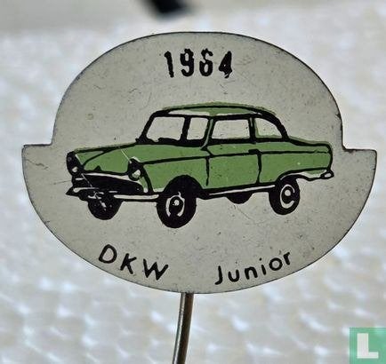 Speldje -  1964 DKW Junior [groen], Verzamelen, Speldjes, Pins en Buttons, Ophalen of Verzenden, Gebruikt, Merk, Speldje of Pin