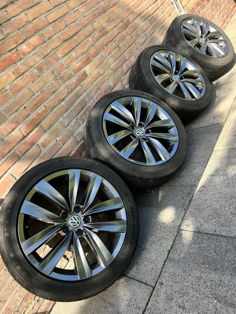 Originele 18 inch Volkswagen Arteon velgen met winterbanden, Ophalen, Gebruikt