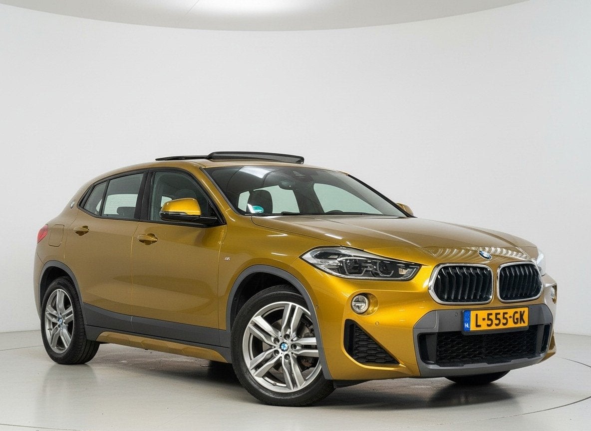 BMW X2 SDrive18i - H&K - Pano - Stoelverwarming - Cruise, Gebruikt, Euro 6, Verwarmde buitenspiegels, 3 cilinders