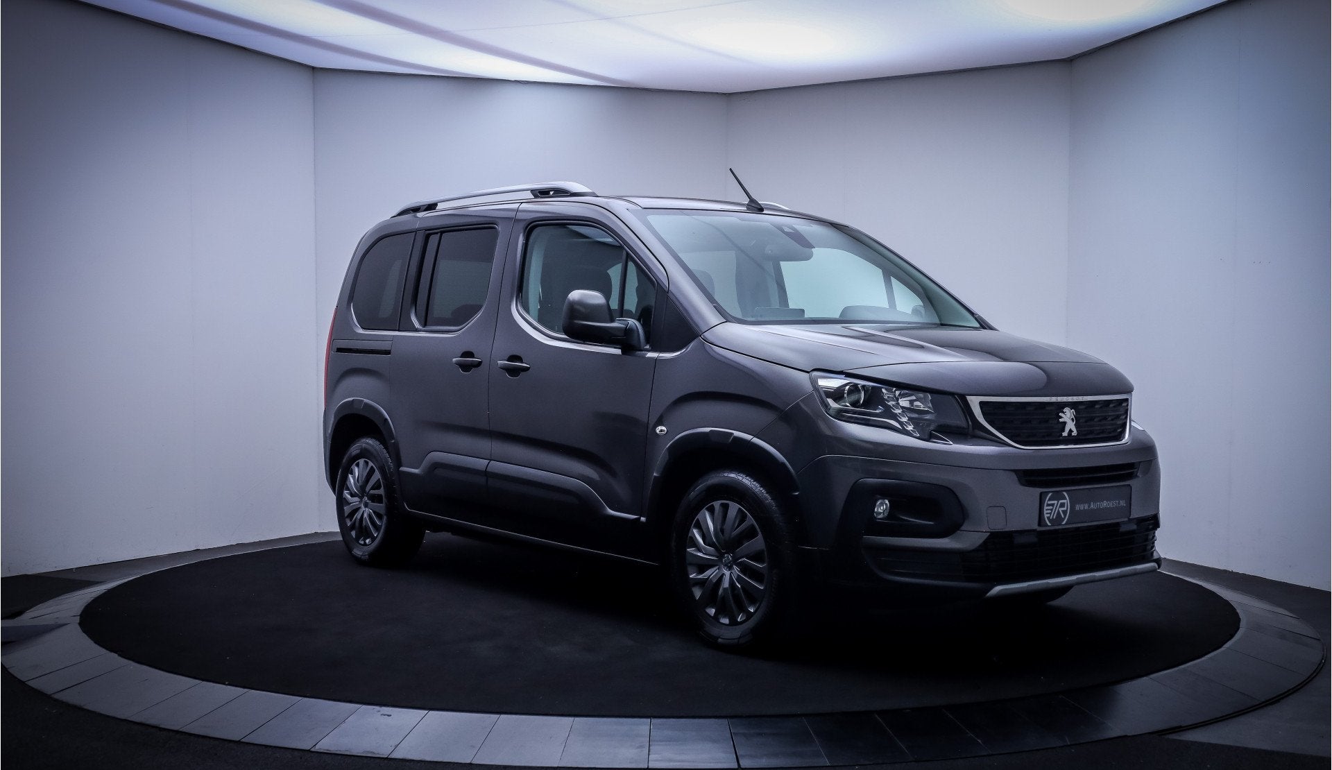 Peugeot Rifter 1.2T ALLURE PANO | NAVI | CARPLAY | KEYLESS |, Gebruikt, Zwart, 1199 cc, Origineel Nederlands