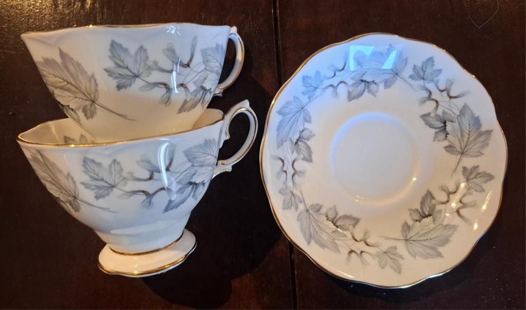 Royal Albert Silver Maple kop en schotel, Verzamelen, Ophalen, Zo goed als nieuw, Porselein, Kop en/of schotel