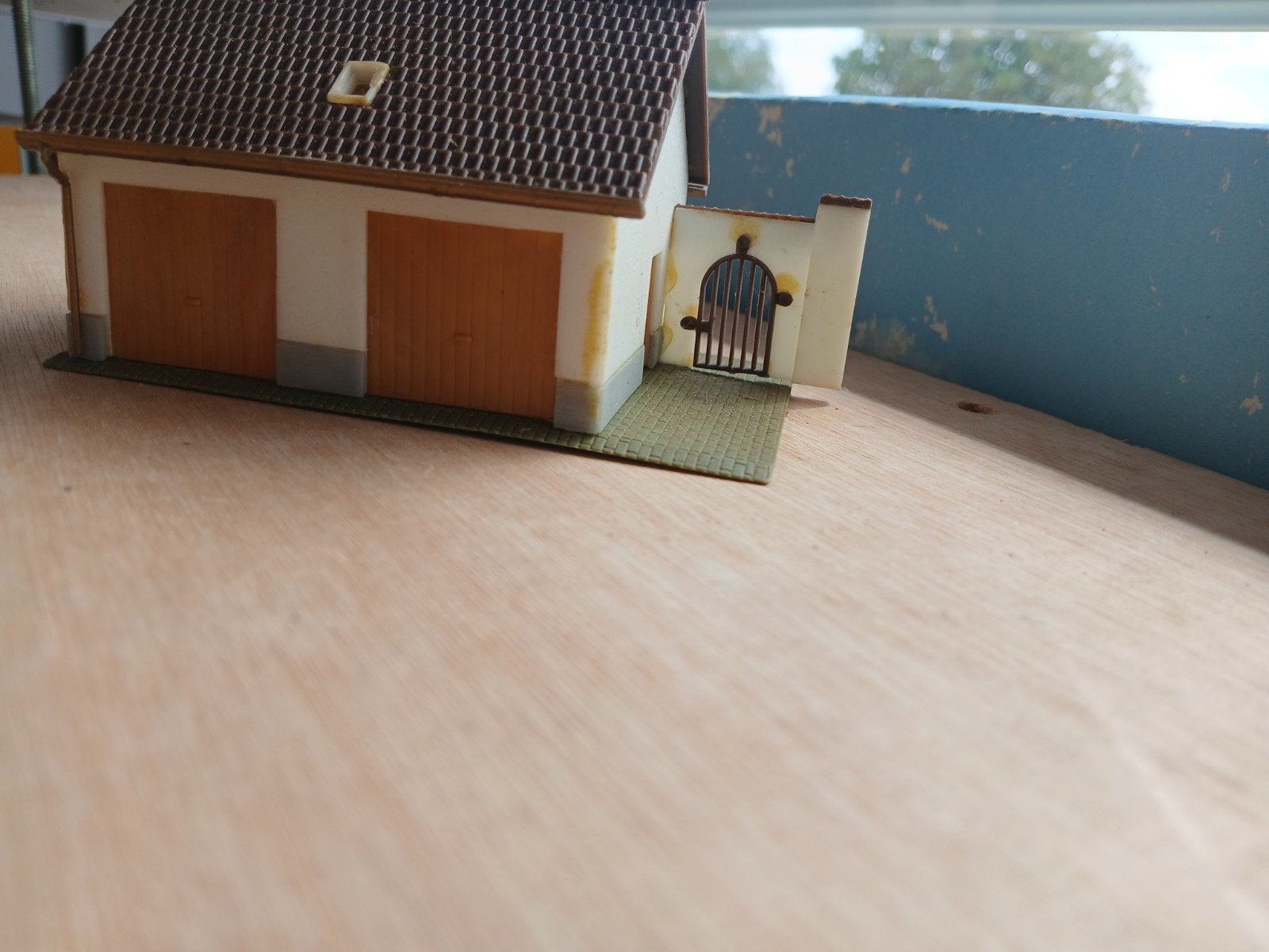 2 Garageboxen voor HO of N spoorbaan, Ophalen of Verzenden, Gebruikt, Brug, Tunnel of Gebouw