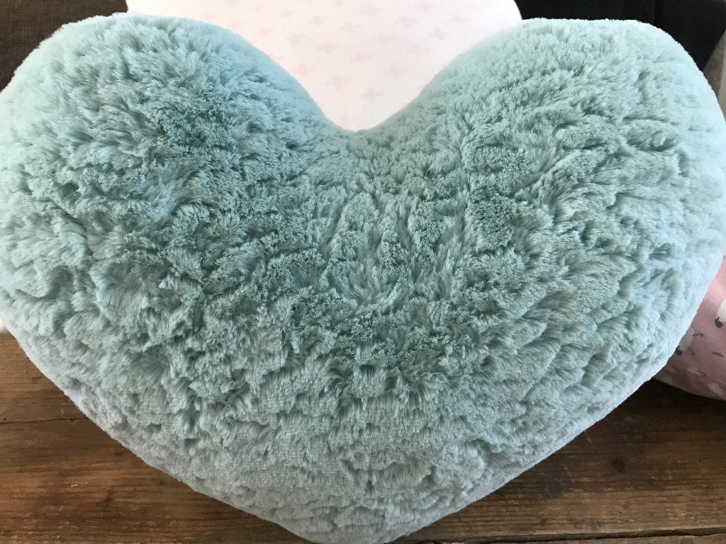 fluffy? kussen, Ophalen of Verzenden, Zo goed als nieuw, Sierkussen, Hartvormig