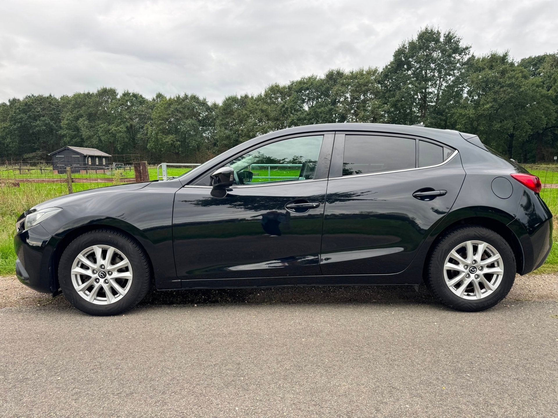 Mazda 3 2.0 TS+ DEALER onderhouden|AUTOMAAT|navi, Stof, Gebruikt, Zwart, 4 cilinders