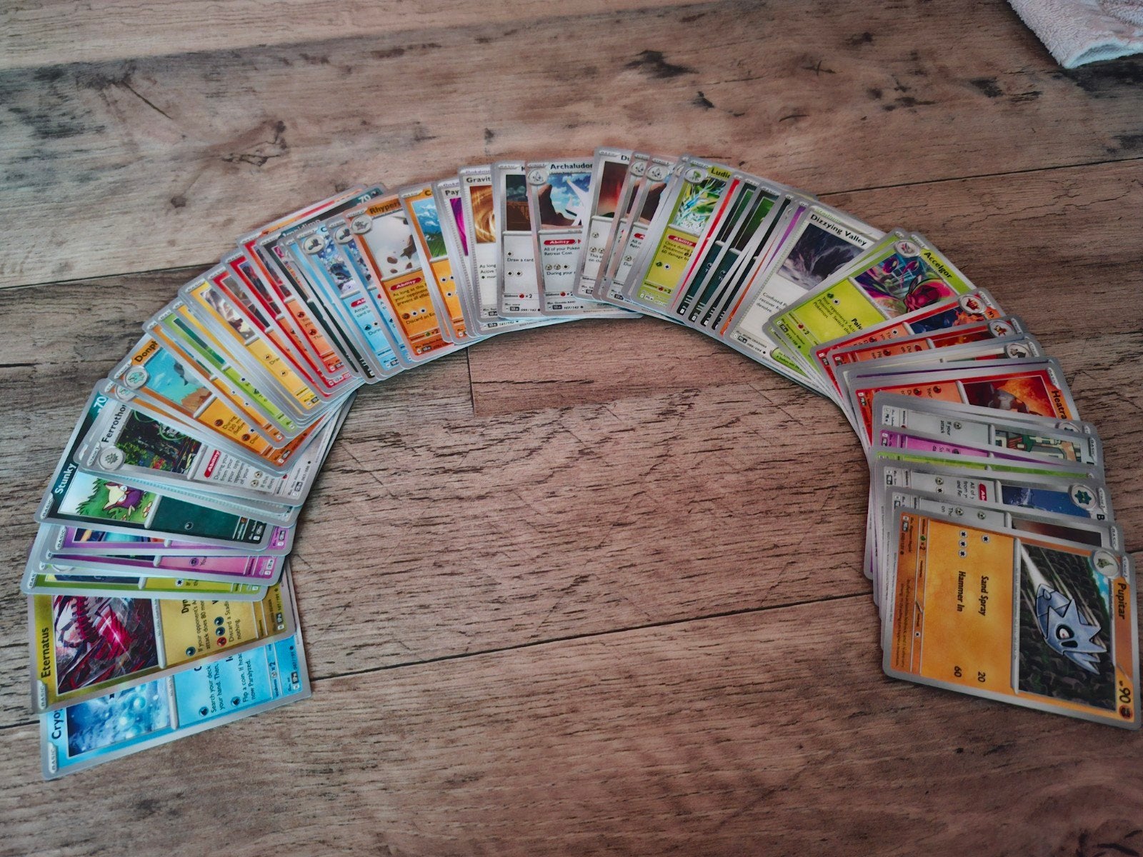 Pokémon kaartjes/ live redeem kaarten., Ophalen, Zo goed als nieuw, Meerdere kaarten