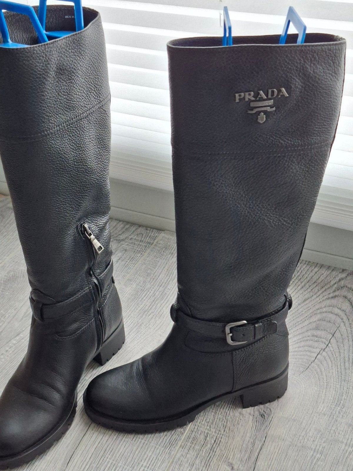 prada laars maat 35, Ophalen of Verzenden, Zo goed als nieuw, Zwart, Hoge laarzen