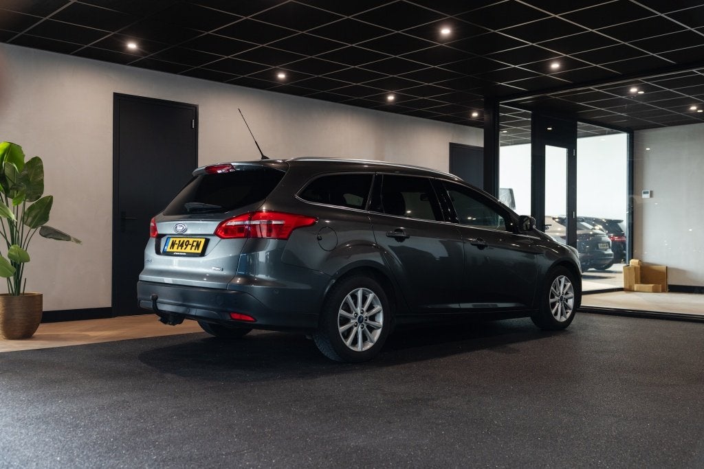 Ford FOCUS Wagon 1.0 Titanium Edition | Stuur/Stoel/Ruit Ver, 12 maanden, Gebruikt, Handgeschakeld, 1216 kg
