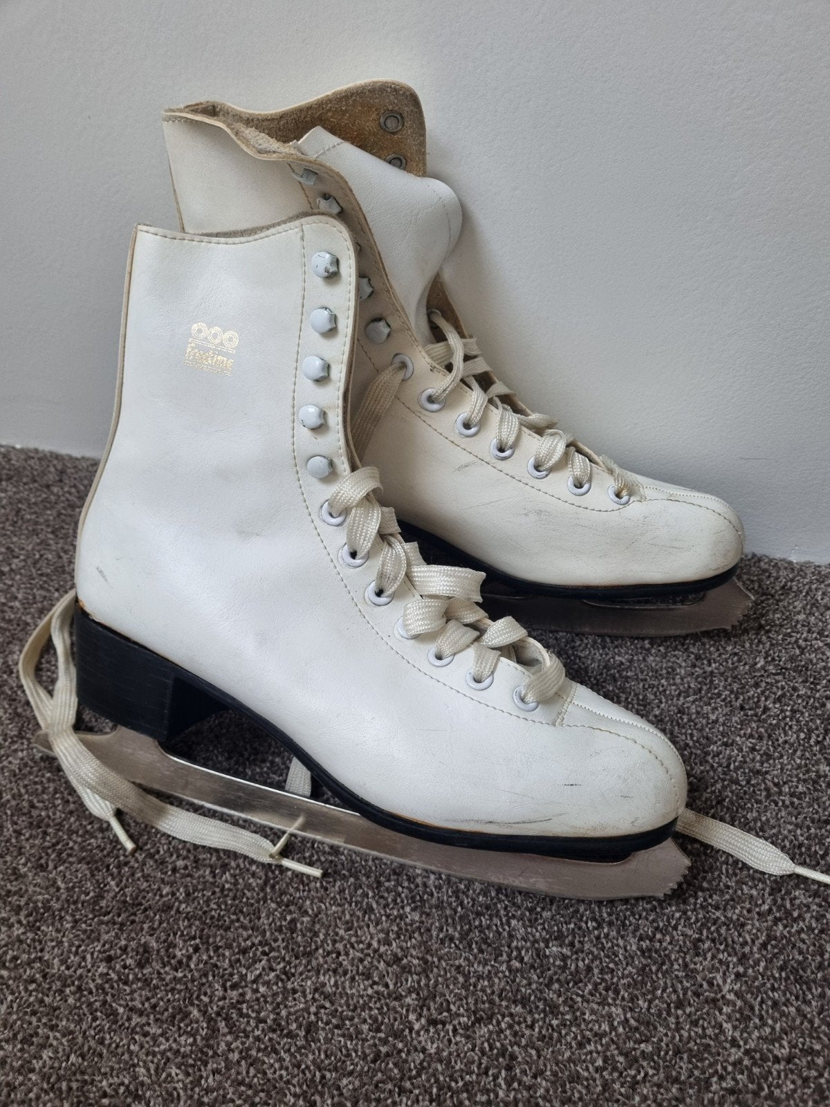Freetime Dames Kunstschaatsen Maat 41 met Geharde IJzers, Overige merken, Gebruikt, Ophalen of Verzenden, Kunstschaatsen