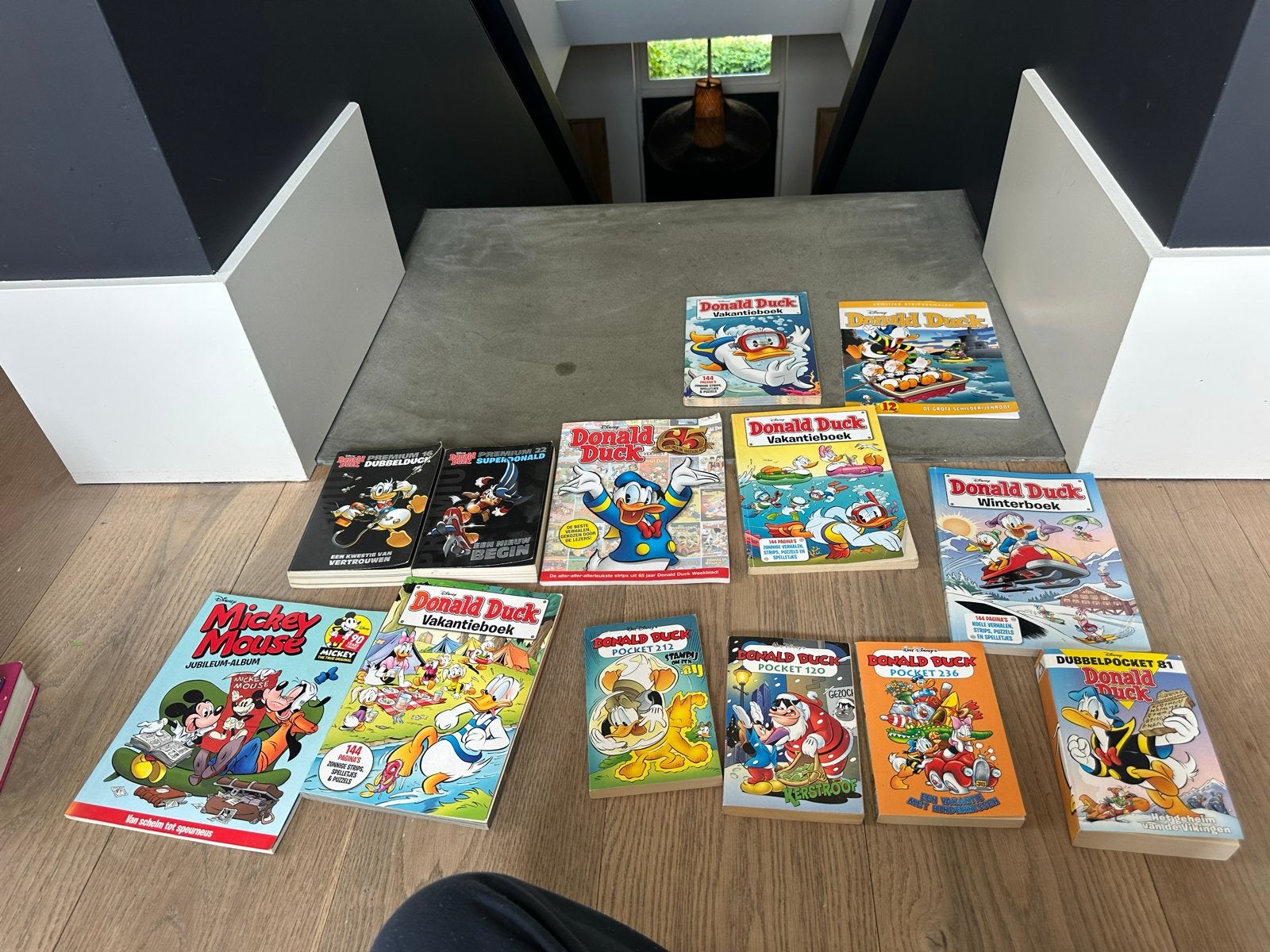 Grote collectie Donald Duck en Mickey Mouse stripboeken, Meerdere stripboeken, Ophalen of Verzenden, Zo goed als nieuw