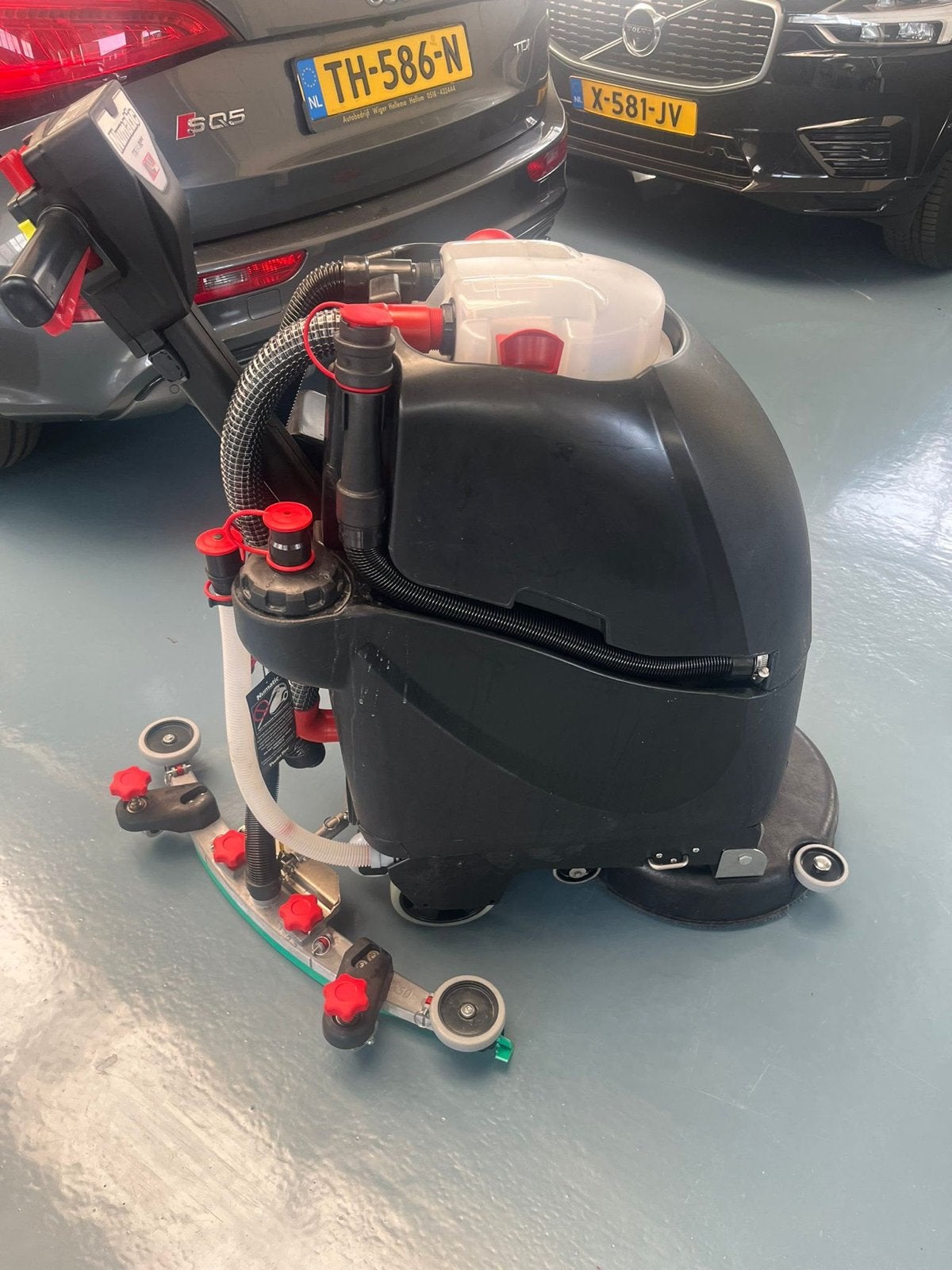 Numatic Schrobmachine TTB3045NX - Zo goed als nieuw, Ophalen, Zo goed als nieuw, Schrobmachine