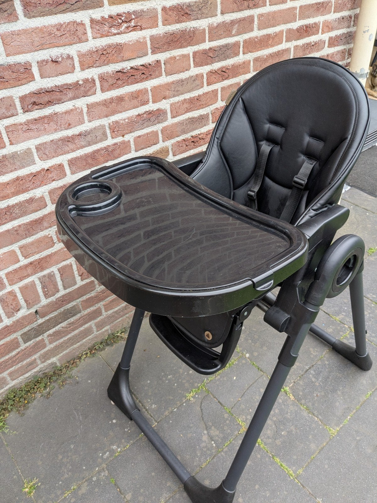 Topmark kinderstoel zwart met eetblad, Ophalen, Gebruikt, Gordel(s)