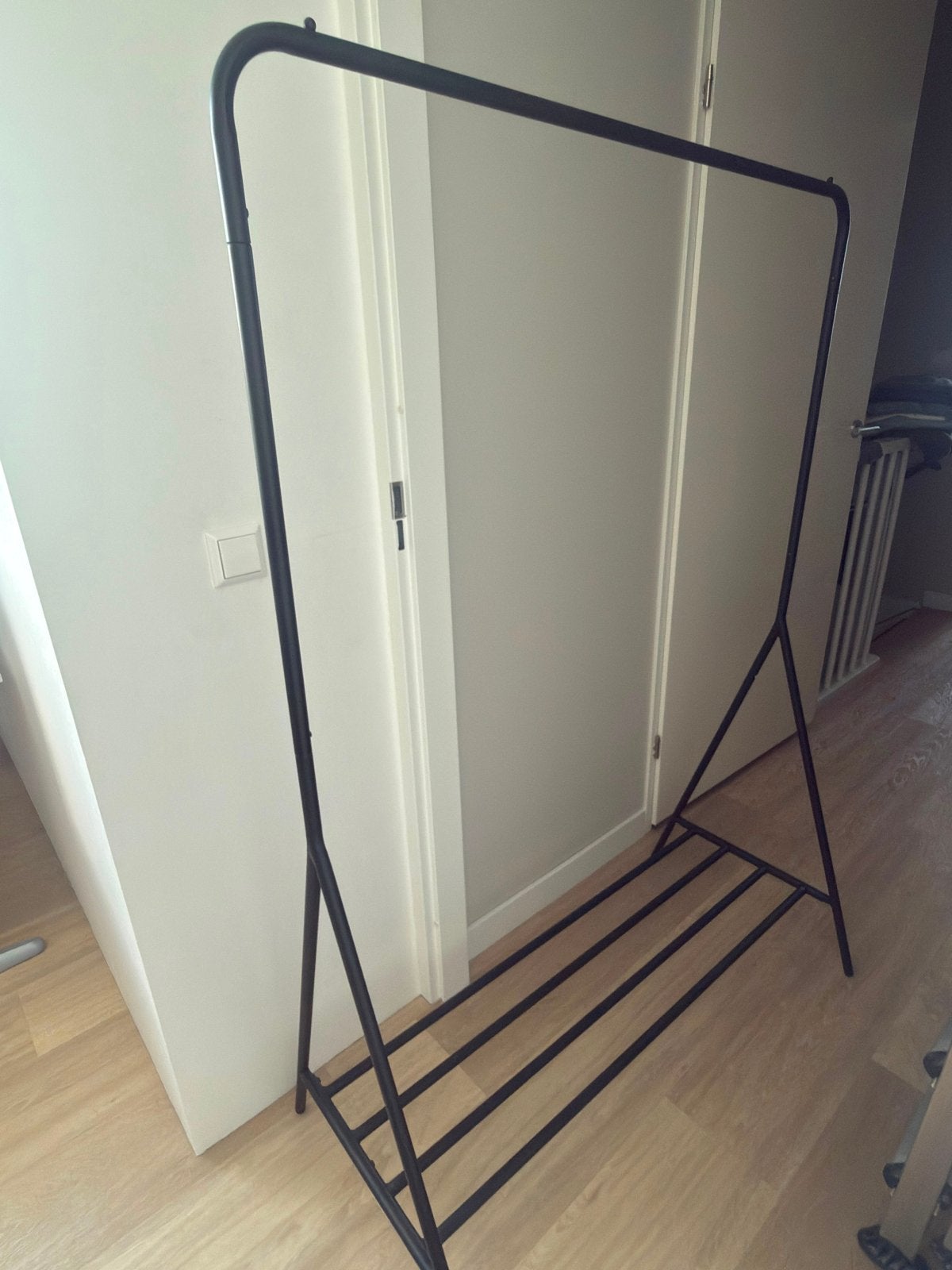 Stalen kledingrek van de Jysk, Kleding | Dames, Kledingrekken, Ophalen, Gebruikt