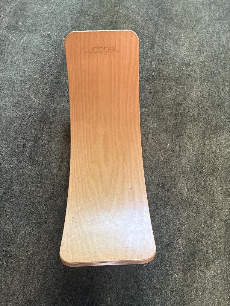 Wobbel - hout met vilt, Kinderen en Baby's, Speelgoed | Houten speelgoed, Ophalen, Gebruikt, Rij- of Hobbelspeelgoed
