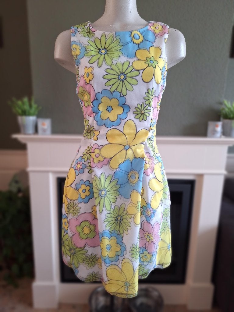 Julia June mooie bloemen jurk S 36, Knielengte, Maat 36 (S), Meerkleurig, Verzenden