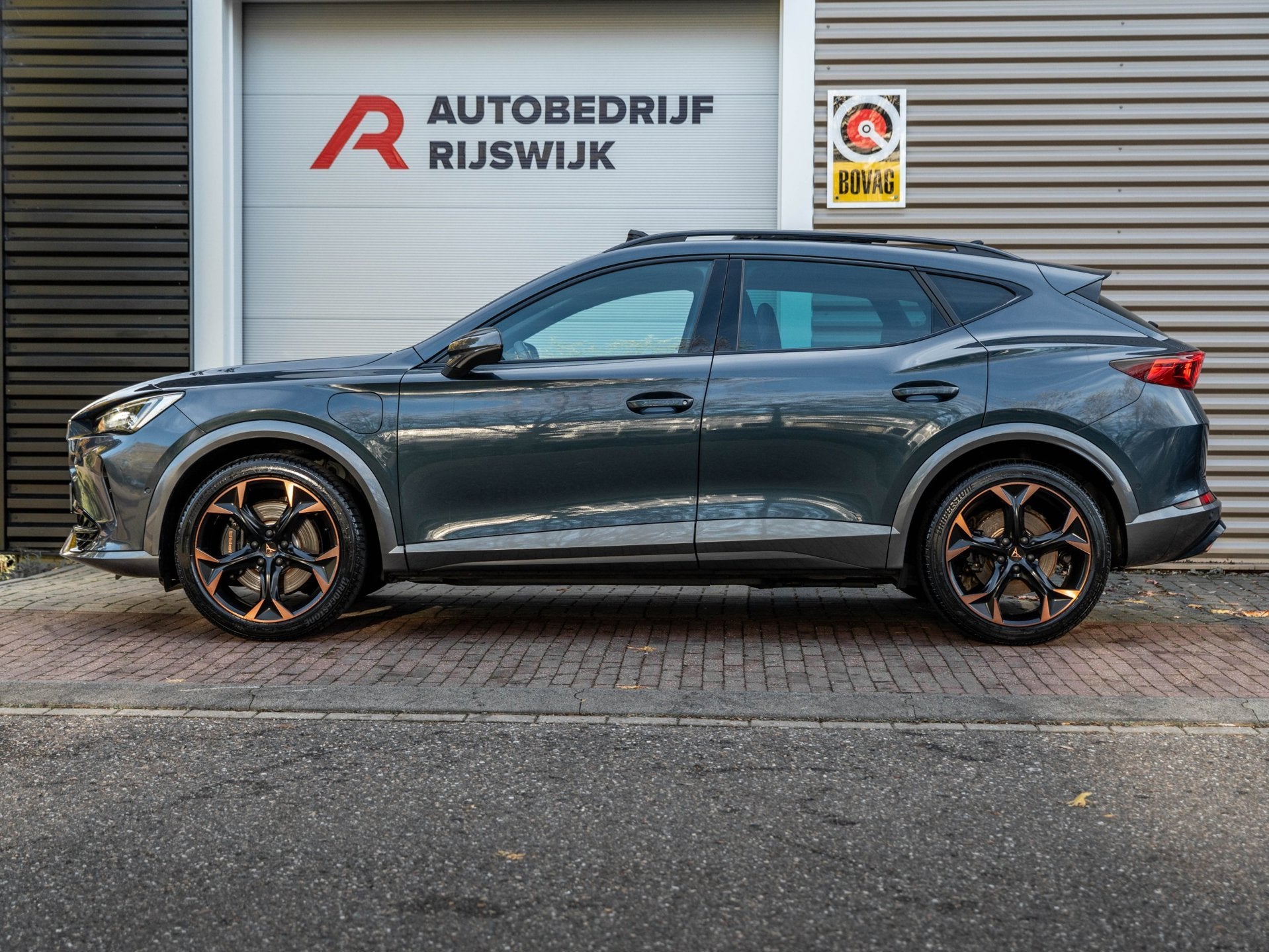 Cupra Formentor 1.4 e-Hybrid VZ Copper Edition Pano/Schaalst, Auto's, Verwarmde buitenspiegels, Gebruikt, Euro 6, 4 cilinders