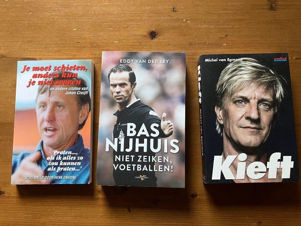 Boeken voetbal over Cruijff, Kieft en Bas Nijhuis., Ophalen of Verzenden, Nieuw, Diverse auteurs, Balsport