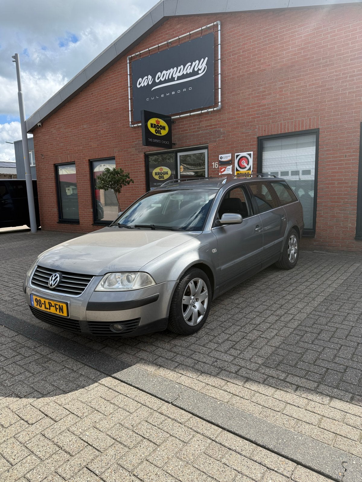 Volkswagen Passat 2.0 Variant 96KW 2003 Grijs, Auto's, Volkswagen, Voorwielaandrijving, 4 cilinders, 1984 cc, Origineel Nederlands