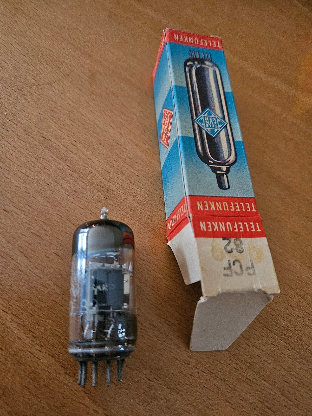 Telefunken PCF82 buis, Ophalen of Verzenden