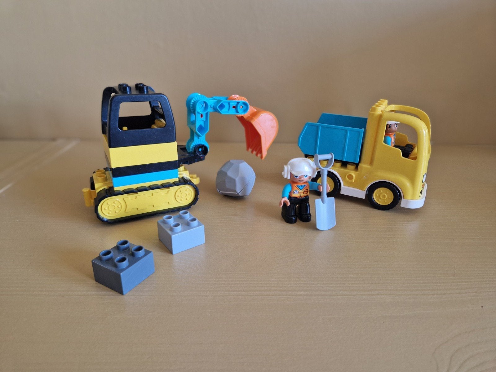 LEGO Duplo Graafmachine en Vrachtwagen Set, Inclusief minifiguren, Gebruikt, Ophalen of Verzenden, Duplo