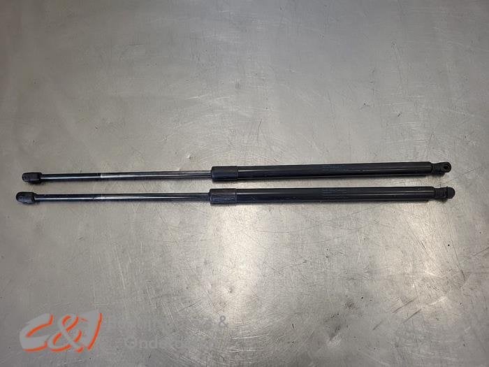 Set Gasdempers Achterklep van een Volkswagen Transporter, Gebruikt, -, Volkswagen, -