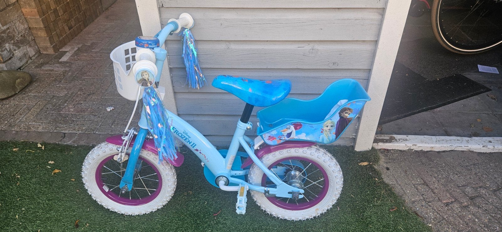 Frozen 12 inch kinderfiets met zijwieltjes en zitje, Fietsen en Brommers, Fietsen | Kinderfietsjes, Ophalen, Terugtraprem, Zijwieltjes
