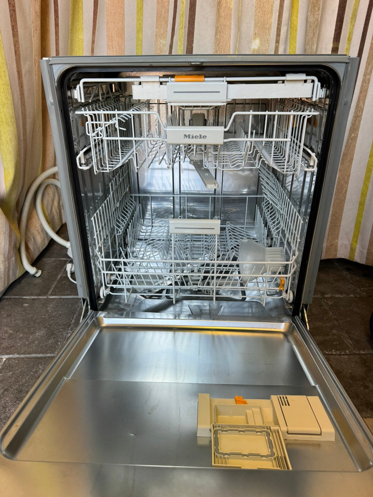 Inbouw Afwasmachine | Miele | Zonder MontageSet | Werkt Top, Witgoed en Apparatuur, Vaatwasmachines, Ophalen, Gebruikt, Minder dan 85 cm