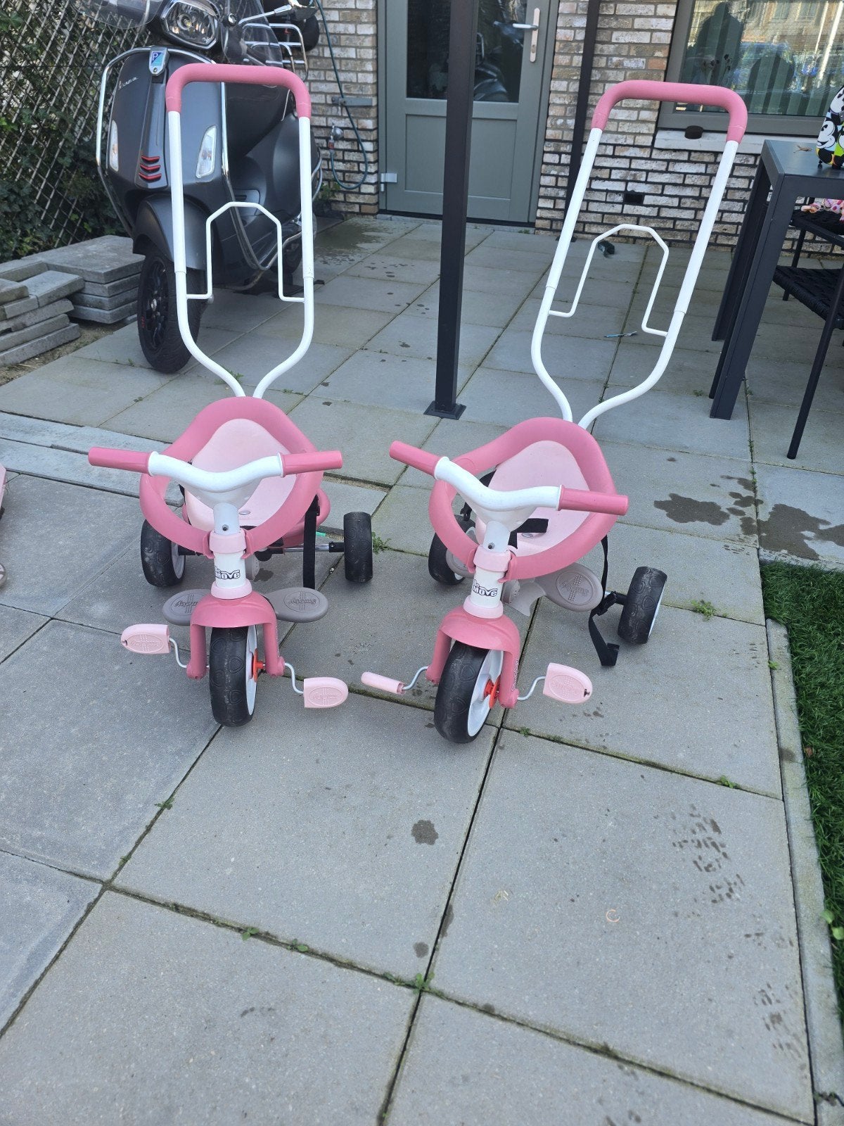 smoby be move roze driewielers (2 stuks) zie omschrijving., Ophalen, Zo goed als nieuw, Minder dan 16 inch