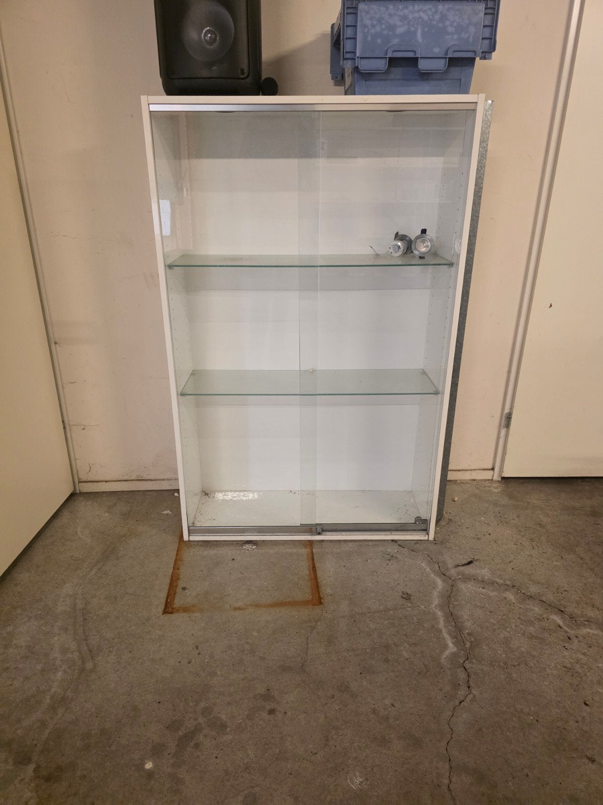 Mooie vitrinekast voor hobby auto's of andere leuke dingen, Huis en Inrichting, Kasten | Vitrinekasten, Glas, 100 tot 150 cm, Modern