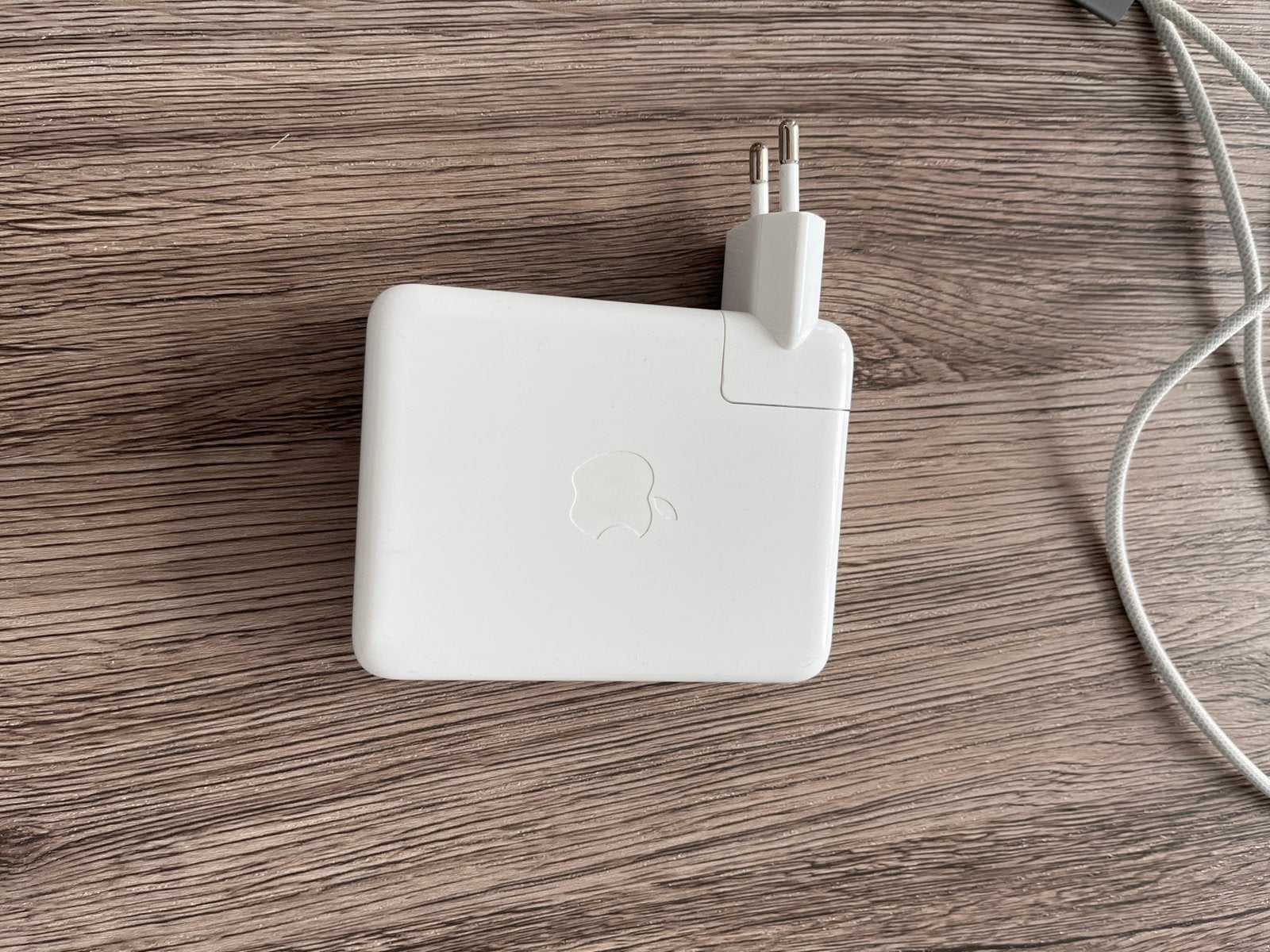 Apple 140W USB-C Power Adapter met kabel MagSafe 3, Computers en Software, Laptop-opladers, Ophalen of Verzenden, Gebruikt