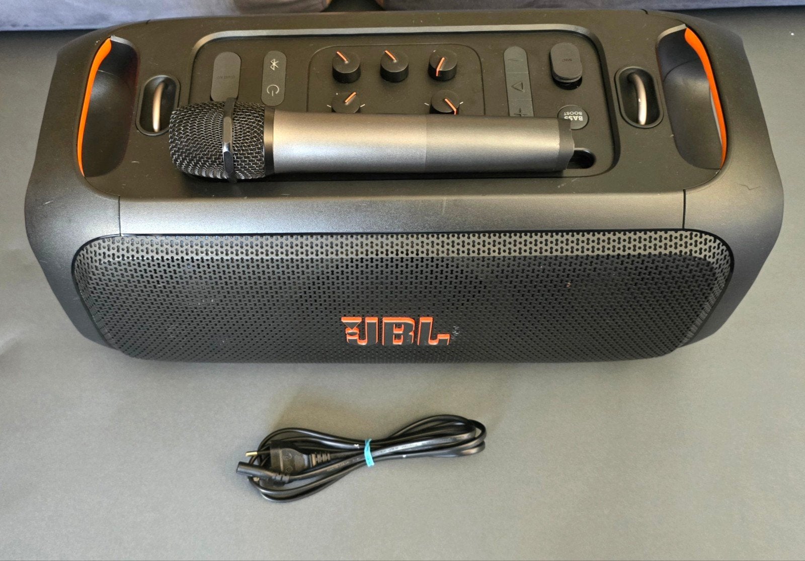JBL Partybox On-The-Go met microfoon en stroomkabel, Gebruikt, JBL, Bluetooth, Party speaker