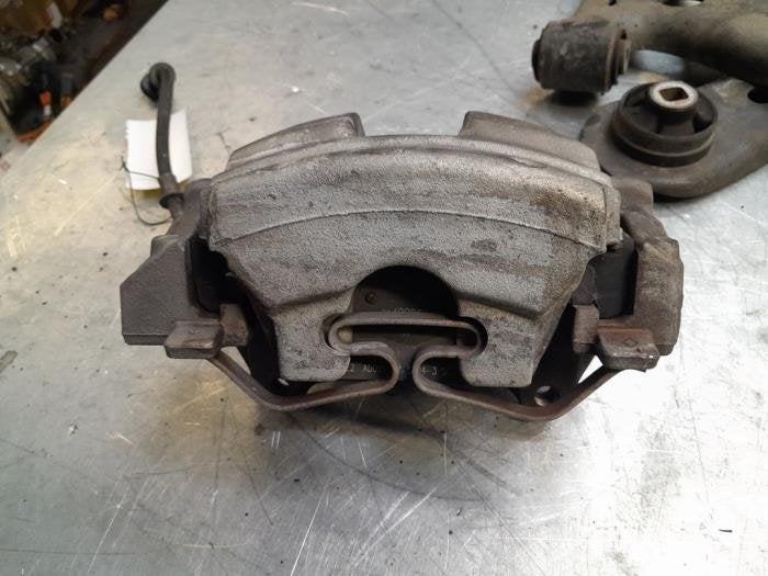 Remklauw (Tang) rechts-voor van een Volvo XC40, Gebruikt, -, -, Ophalen of Verzenden