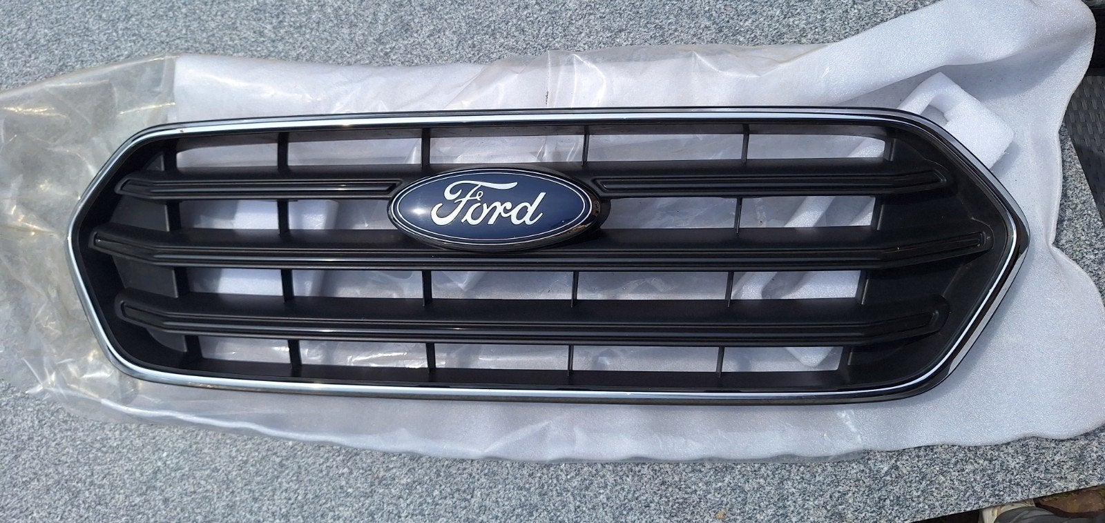 Ford grille met logo afkomstig van Ford Transit Custom 2019, Ophalen, Gebruikt, Voor, Ford