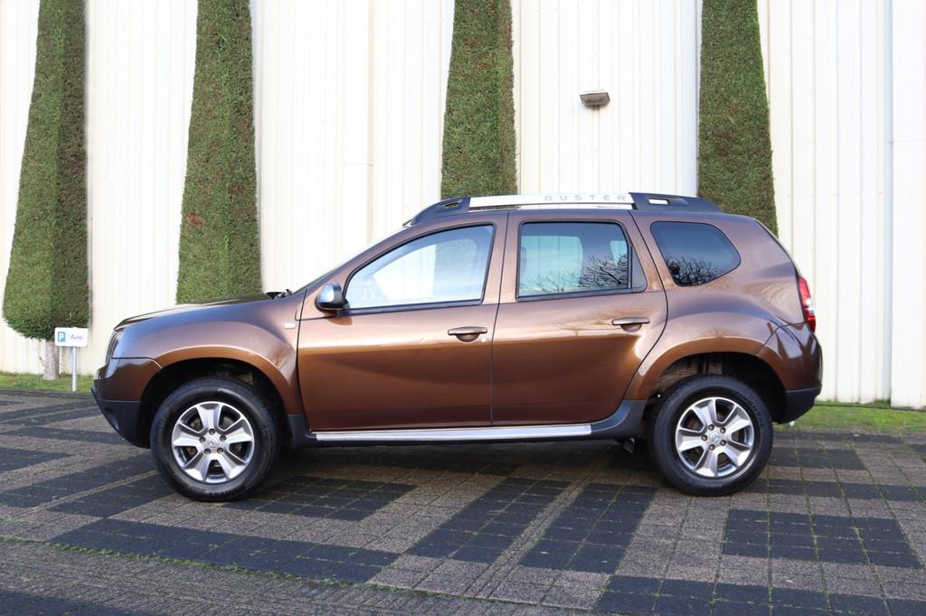 Dacia Duster 1.2 TCe 4x2 Lauréate Navi, Airco, LMV, PDC, Voorwielaandrijving, 125 pk, Gebruikt, Zwart