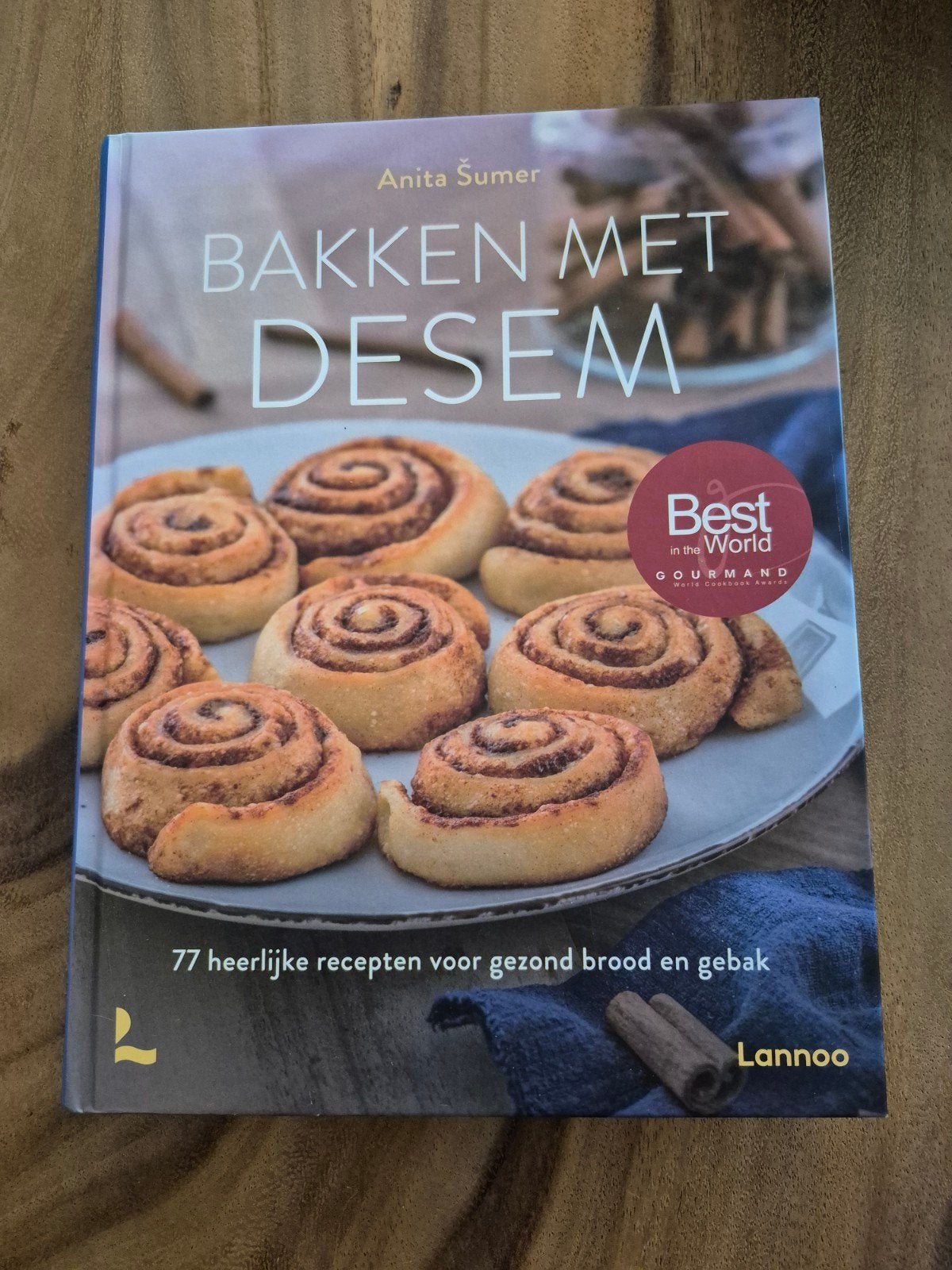 Bakken met Desem - Anita Šumer (kookboek), Boeken, Taart, Gebak en Desserts, Ophalen of Verzenden, Zo goed als nieuw, Gezond koken