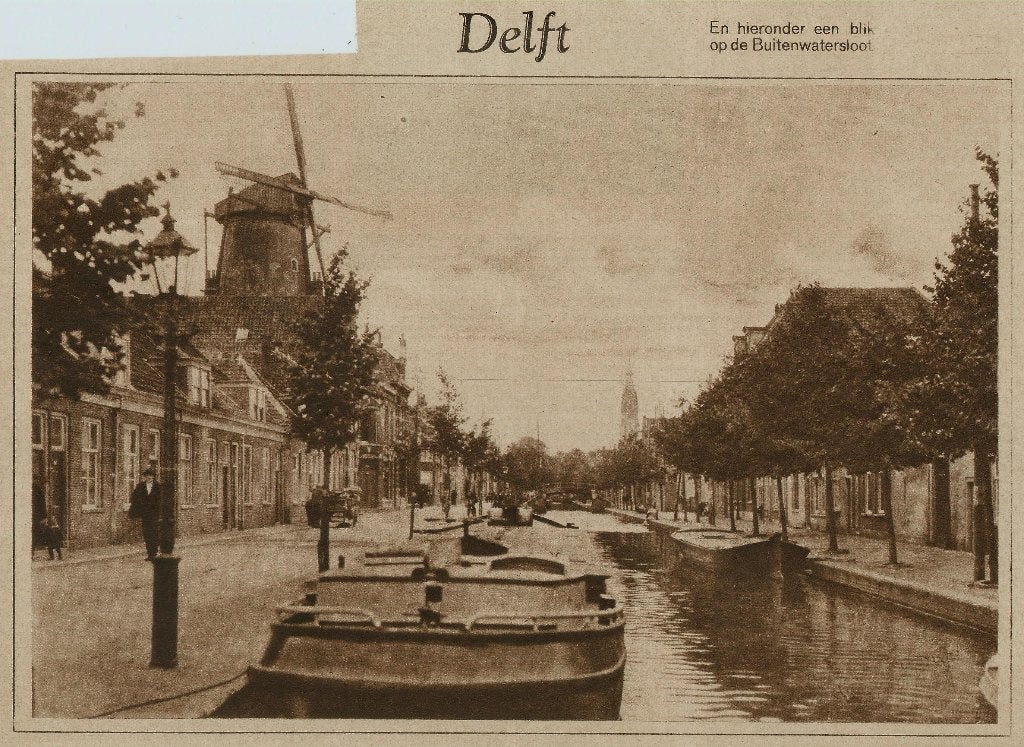 Delft Buitenwatersloot molen knipsel 1926, Gebruikt, Ophalen of Verzenden, Gebouw, Voor 1940