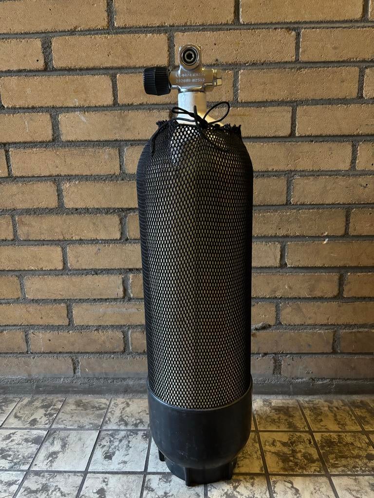 Duikfles 10L, INT aansluiting, Watersport en Boten, Duiken, Ophalen of Verzenden, Gebruikt, Duikfles