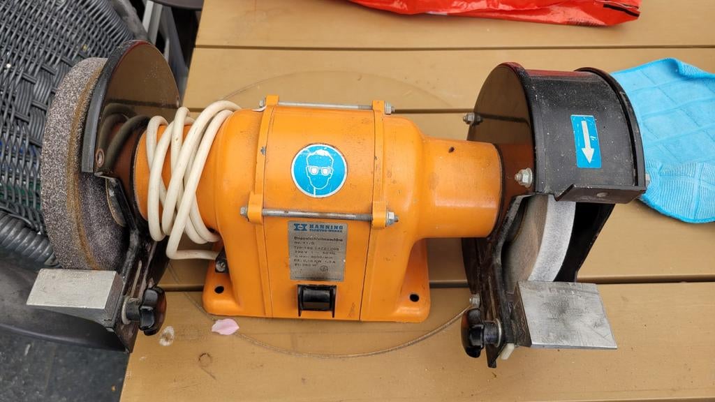 Tafel slijpmachine, Ophalen of Verzenden, Minder dan 700 watt, Werkbankslijpmachine