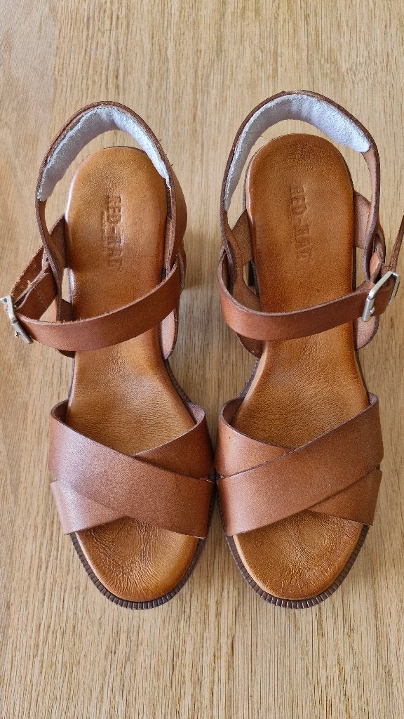 Te koop: Red-Rag sandalen met blokhak maat 40, Bruin, Ophalen of Verzenden, Zo goed als nieuw, Schoenen met hoge hakken