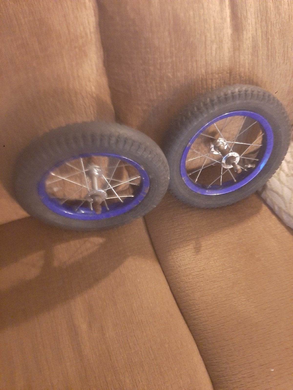 Twee kinderfietswielen met blauwe velgen, Wiel, Gebruikt, Kinderfiets, Ophalen of Verzenden