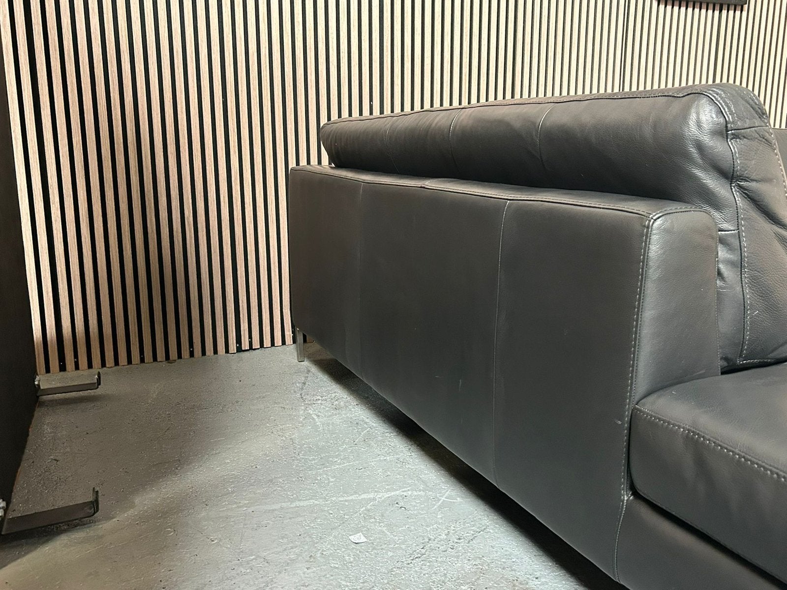 GRATIS LEVERING Hoekbank Leer Zwart 235x210 GEREINIGD, Huis en Inrichting, Banken | Bankstellen, Hoekbank, Leer, Ophalen of Verzenden