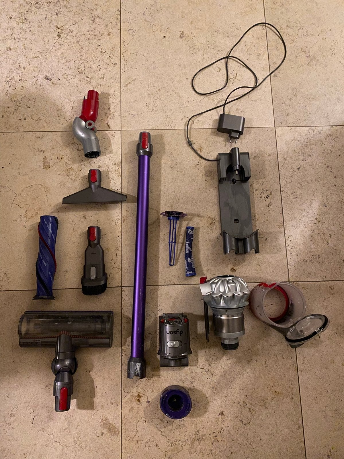 Dyson V8 steelstofzuiger + handheld tool kit