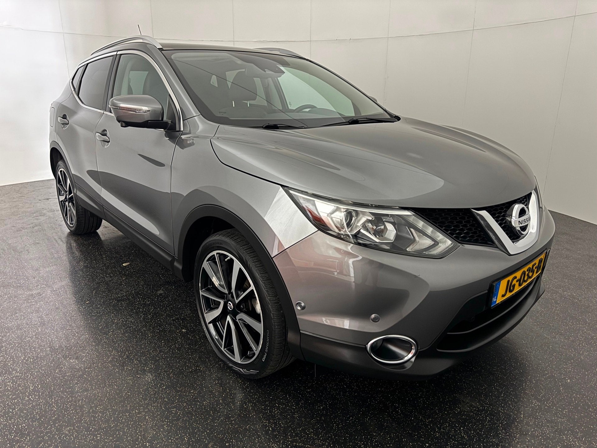 Nissan Qashqai 1.2 Tekna Automaat/Trekhaak/360Cam/Pano, Gebruikt, 4 cilinders, 116 pk, Bedrijf