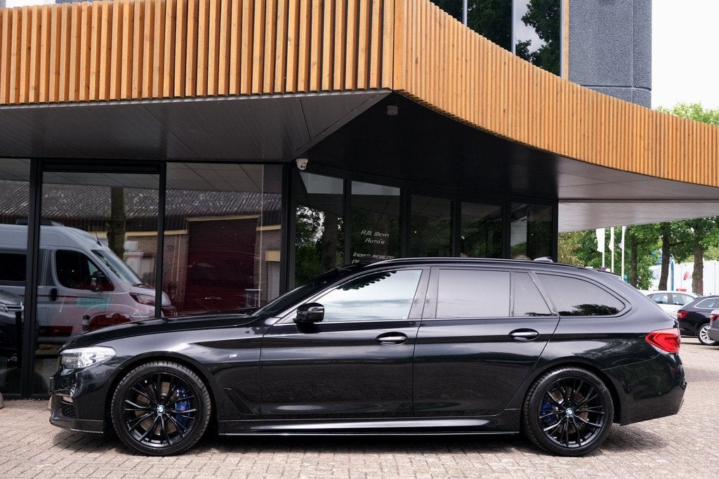BMW 5-serie Touring 540i xDrive High Executive/ACC/Pano/Stoe, Gebruikt, 2000 kg, Leder, Vierwielaandrijving