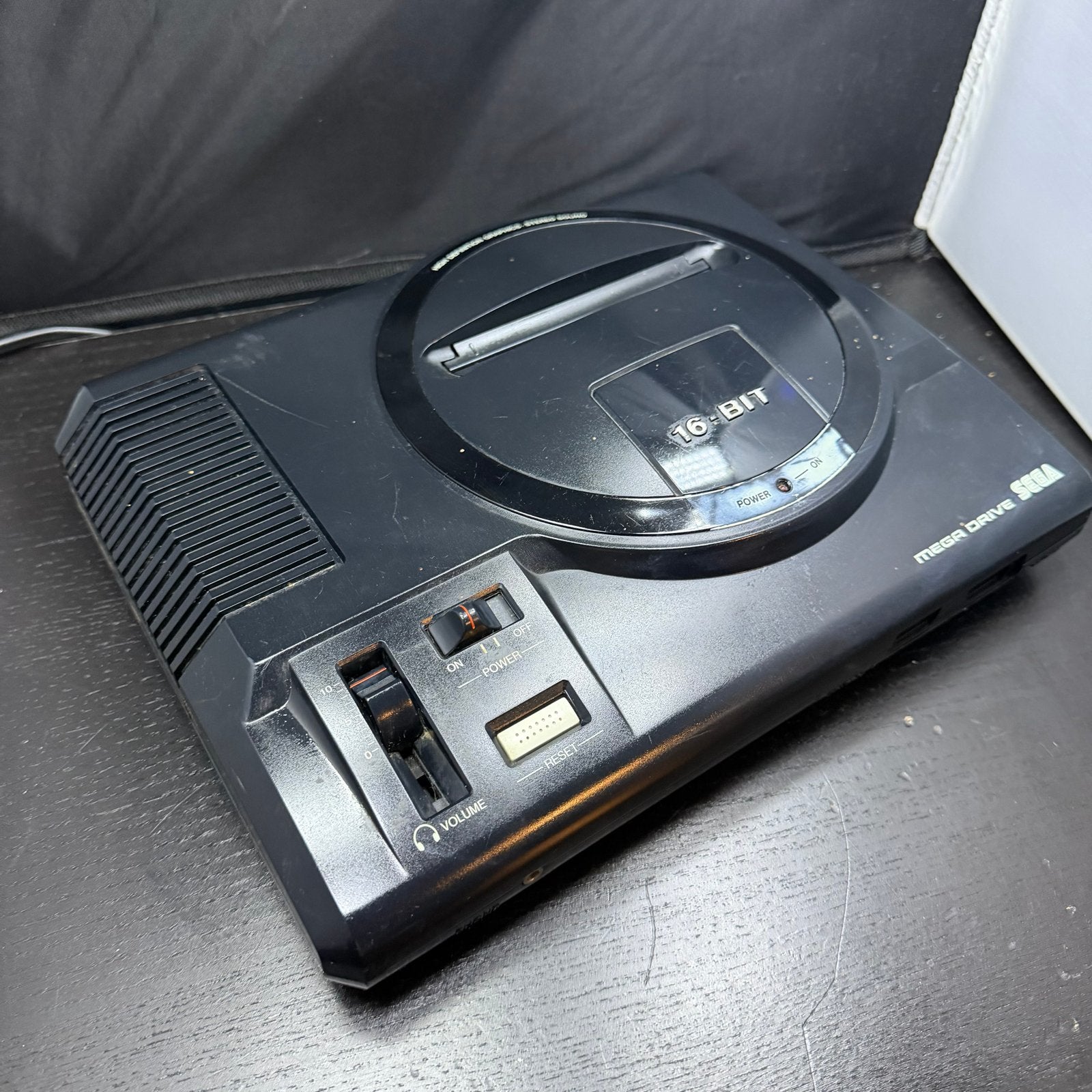 Sega Mega Drive - Werking onbekend, power gaat aan, F, Mega Drive, Ophalen of Verzenden, D