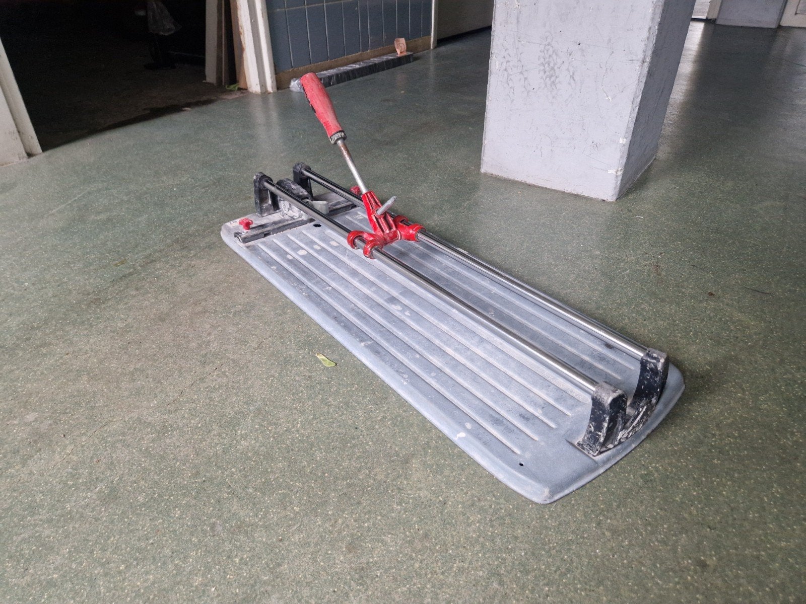 Ruby Tegelsnijder 60cm - gebruikt, Ophalen of Verzenden, Gebruikt, Snijgereedschap, Overige merken