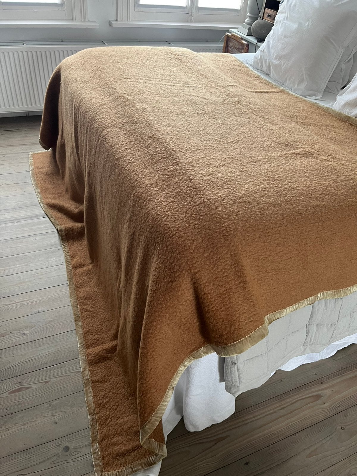 VINTAGE SOLE MIO XL DEKEN BED SOFA WOL LICHTBRUIN, Wit, Tweepersoons, Ophalen of Verzenden, Deken of Dekbed