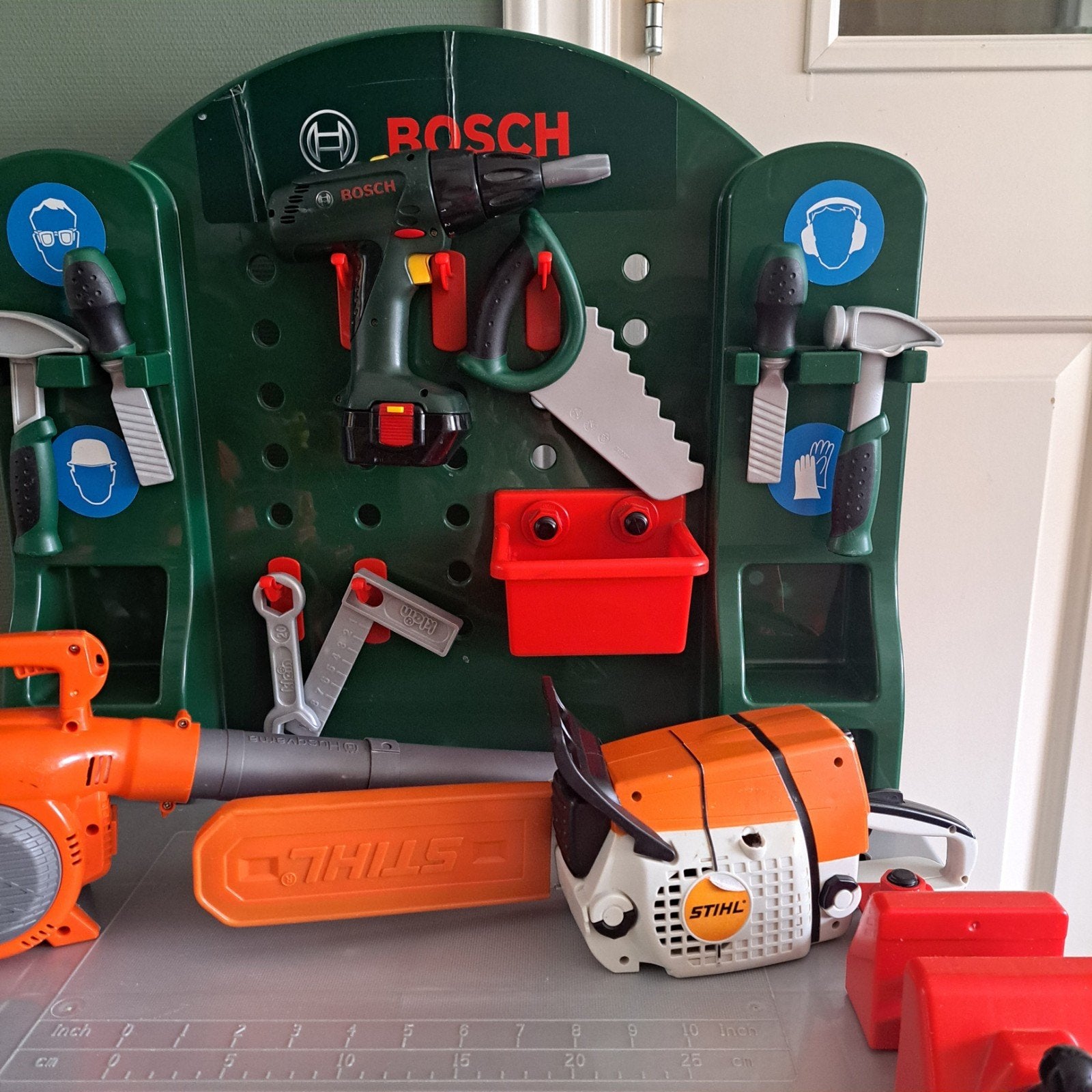 Bosch Work-Station met speelgoedgereedschap, Ophalen, Gebruikt, Bouwen