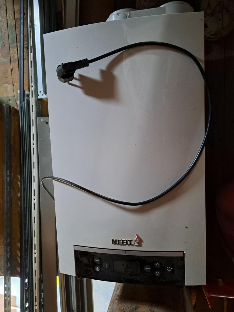 Nefit HRC 24 CW 3, Doe-het-zelf en Verbouw, Verwarming en Radiatoren, Ophalen, 30 tot 80 cm, Gebruikt, Hoog rendement (Hr)